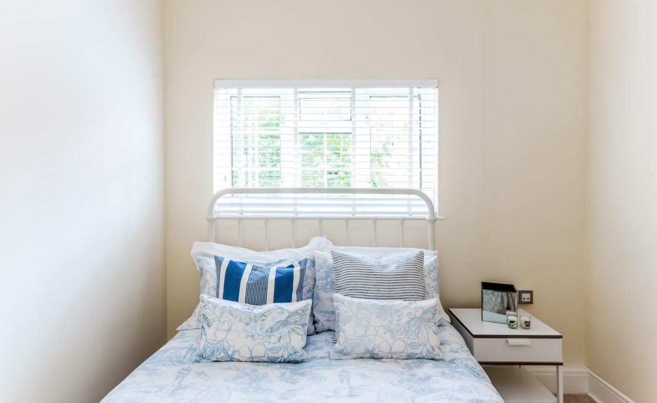 Appartamento Logan Mews By Lime Street Londra